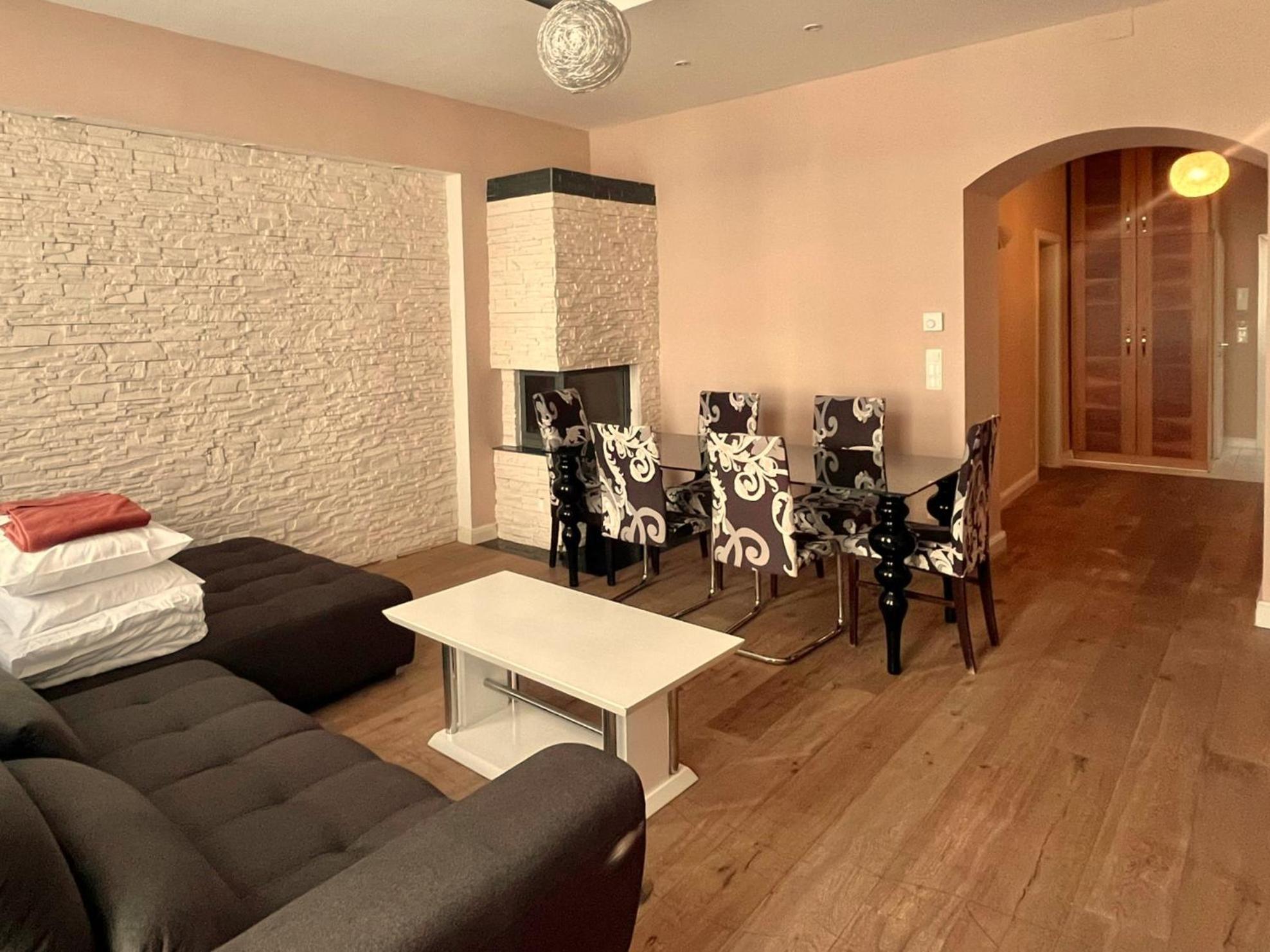 Aurellia Serviced Apartment *